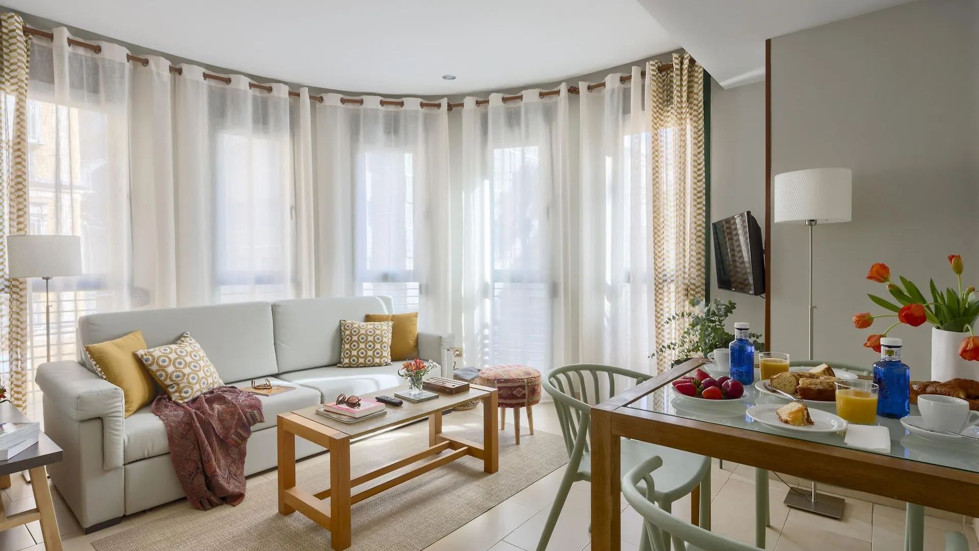 Oficentro Suites Apartaments مالقة إسبانيا