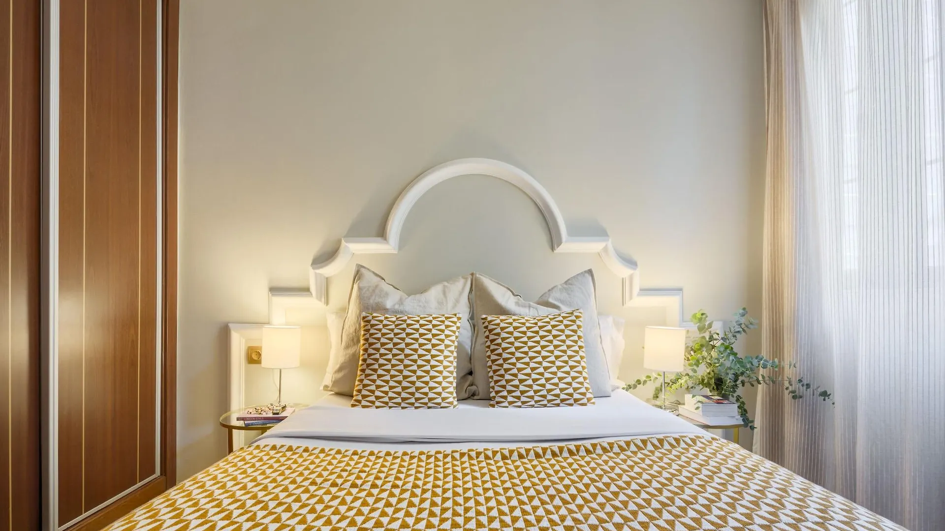 Oficentro Suites Apartaments مالقة